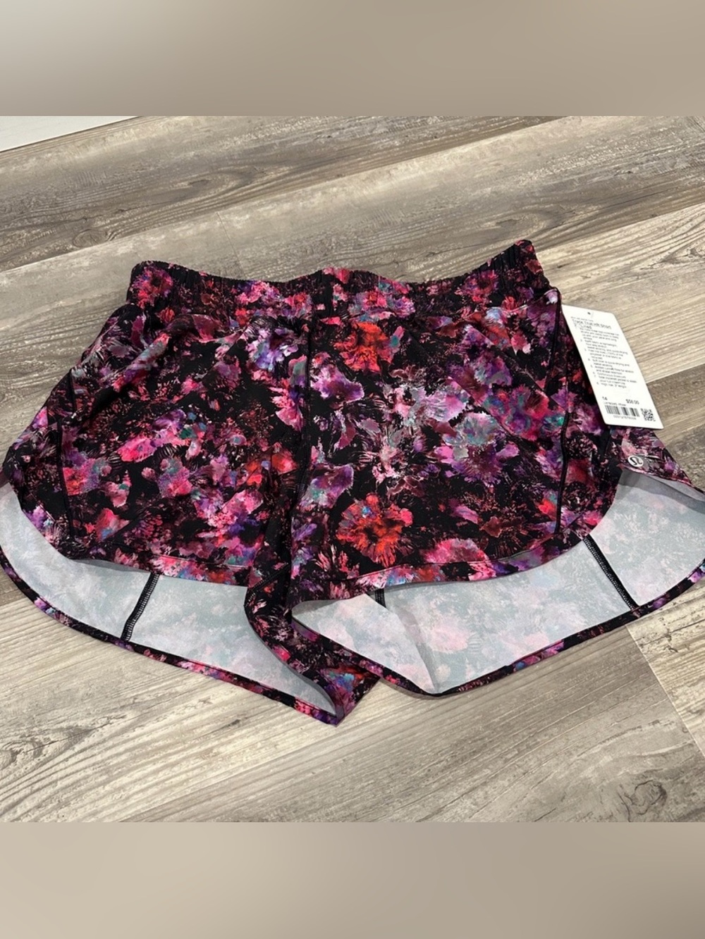 NWT Lululemon Track That Shorts - Picture 3 of 4
